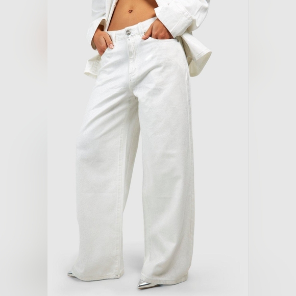 NWT Boohoo Metallic Coated Straight Leg Jeans - Picture 4 of 8